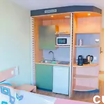 Moderne A 5 Min De Paris 2424 Апартаменты *